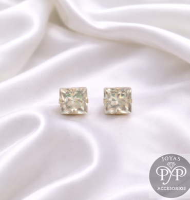 Aretes Cuadrados Brillo Elegante en Plata