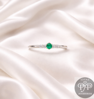 Anillo Esmeralda Elegancia en Plata