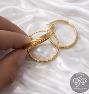 Candongas Doradas Textura Elegante